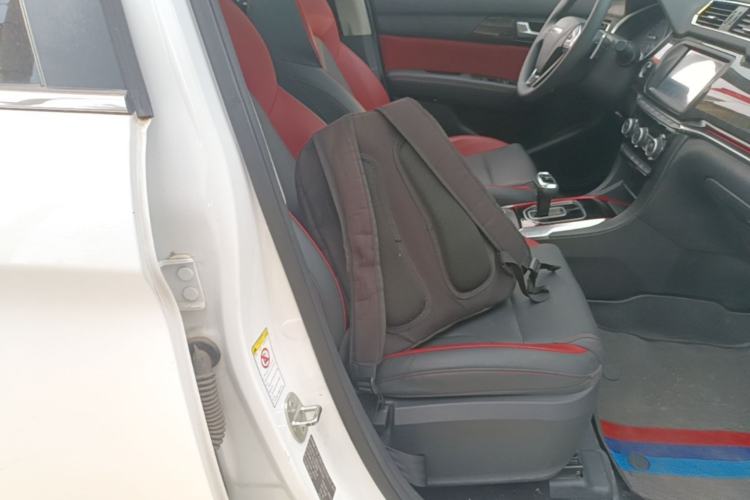 Used Haval H2 2018 1.5T Dual-Clutch Two-Wheel Drive Fashion Model China VI Standard Right Front Seat