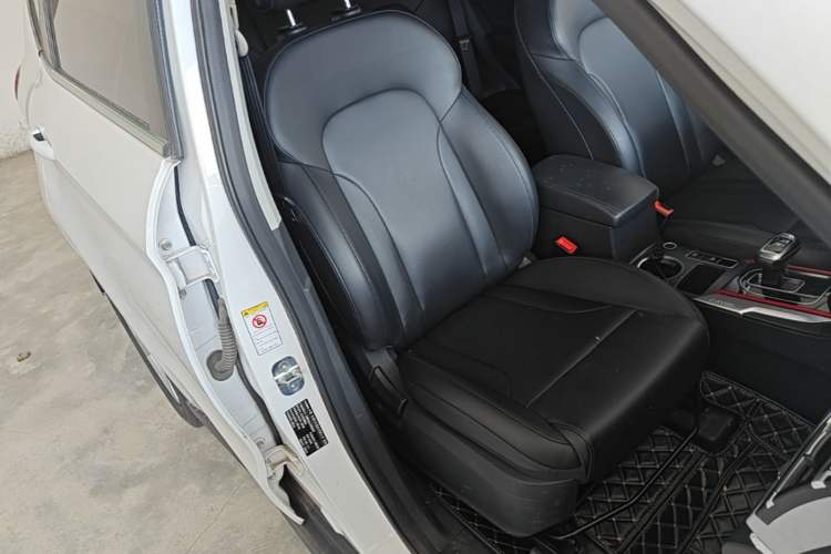 Used Haval H2 2018 Chuanxiang Edition Blue Badge 1.5T Dual-Clutch Two-Wheel Drive Fashionable Model Right Front Seat