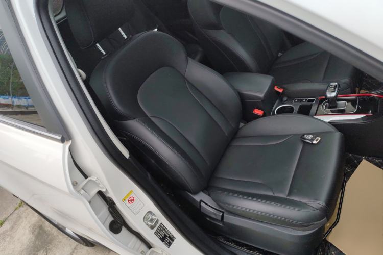 Used Haval H2 2018 Chuanxiang Edition Blue Badge 1.5T Dual-Clutch Two-Wheel Drive Fashionable Model Right Front Seat