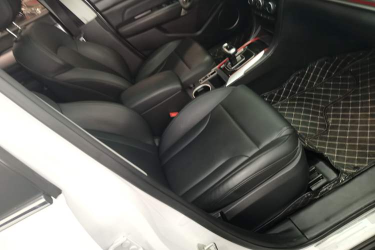 Used Haval H2 2018 Blue-Label 1.5T Dual-Clutch Two-Wheel-Drive Luxury Model Right Front Seat