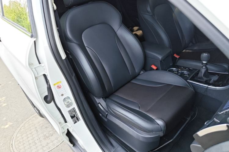 Used Haval H2 2018 Chuanxiang Edition 1.5T Manual Two-Wheel Drive Fashion Model China V Standard Right Front Seat