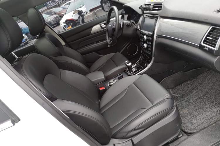 Used Haval H2 2018 Red-Label 1.5T Dual-Clutch Two-Wheel-Drive Luxury Model Right Front Seat