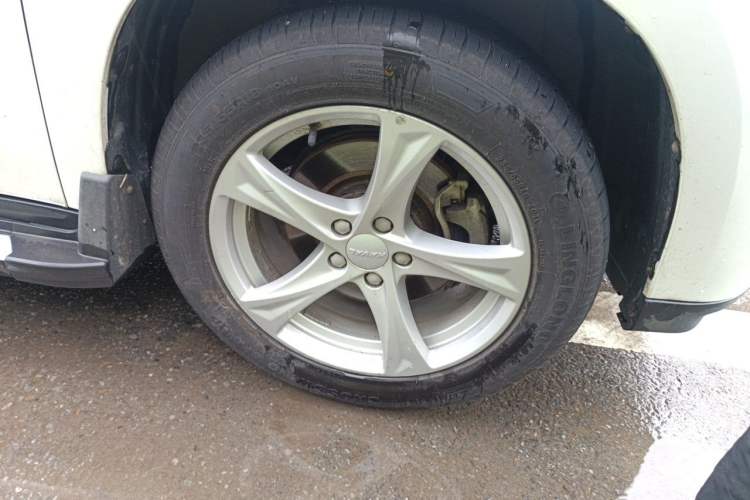 Used Haval H2 2018 Chuanxiang Edition 1.5T Manual Two-Wheel Drive Fashion Model China V Standard Right Front Wheel Hub