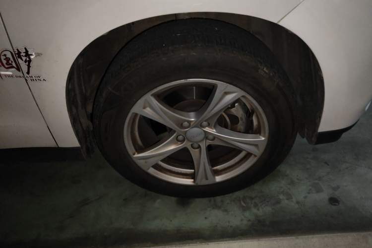Used Haval H2 2018 Chuanxiang Edition Blue Badge 1.5T Manual Two-Wheel Drive Fashionable Model Right Front Wheel Hub