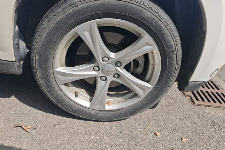 Used Haval H2 2018 Chuanxiang Edition 1.5T Manual Two-Wheel Drive Fashion Model China V Standard Right Front Wheel Hub