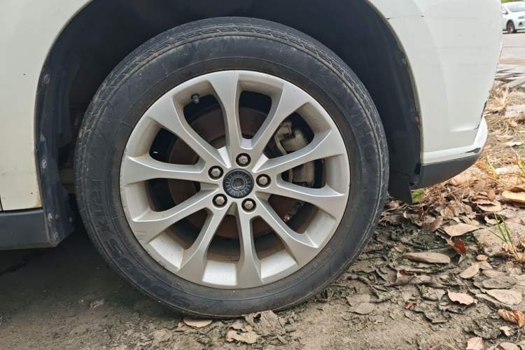 Used Haval H2 2018 Red-Label 1.5T Dual-Clutch Two-Wheel-Drive Luxury Model Right Front Wheel Hub