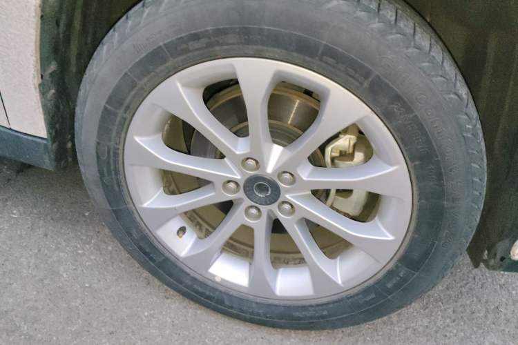 Used Haval H2 2018 Red-Label 1.5T Dual-Clutch Two-Wheel-Drive Luxury Model Right Front Wheel Hub