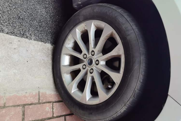 Used Haval H2 2018 Blue-Label 1.5T Dual-Clutch Two-Wheel-Drive Luxury Model Right Front Wheel Hub