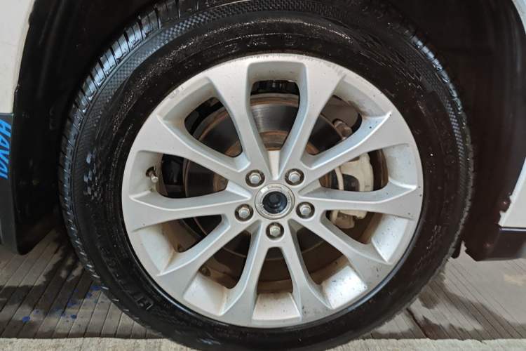 Used Haval H2 2018 Blue Label 1.5T Dual-Clutch Two-Wheel-Drive Elite Model Right Front Wheel Hub