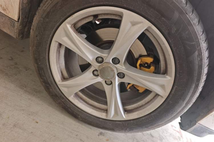 Used Haval H2 2018 Chuanxiang Edition Blue Badge 1.5T Manual Two-Wheel Drive Fashionable Model Right Front Wheel Hub