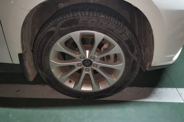 Used Haval H2 2018 Red-Label 1.5T Dual-Clutch Two-Wheel-Drive Luxury Model Right Front Wheel Hub
