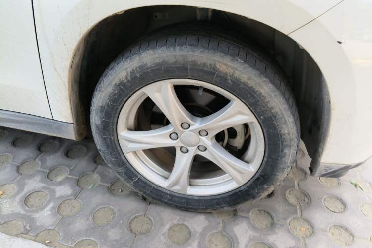 Used Haval H2 2018 Chuanxiang Edition Blue Badge 1.5T Manual Two-Wheel Drive Fashionable Model Right Front Wheel Hub