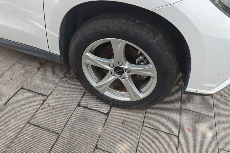 Used Haval H2 2018 Chuanxiang Edition 1.5T Dual-Clutch Two-Wheel Drive ZhiShang Model China V Standard Right Front Wheel Hub