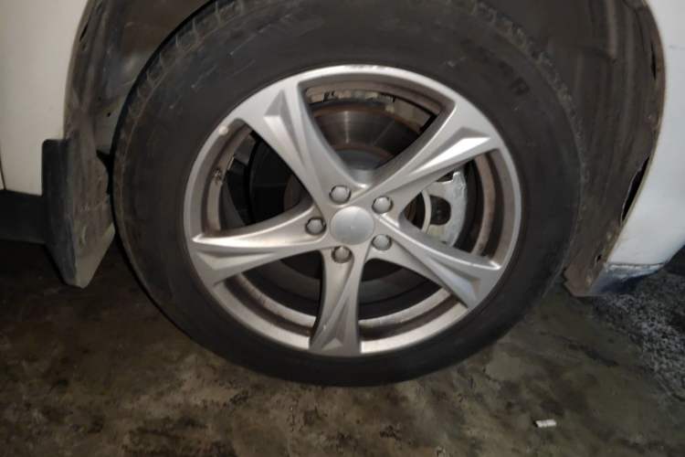 Used Haval H2 2018 1.5T Dual-Clutch Two-Wheel Drive ZhiShang Model China VI Standard Right Front Wheel Hub