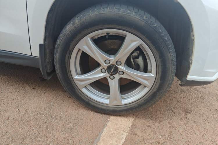 Used Haval H2 2018 Chuanxiang Edition Red Badge 1.5T Manual Two-Wheel Drive Fashionable Model Right Front Wheel Hub