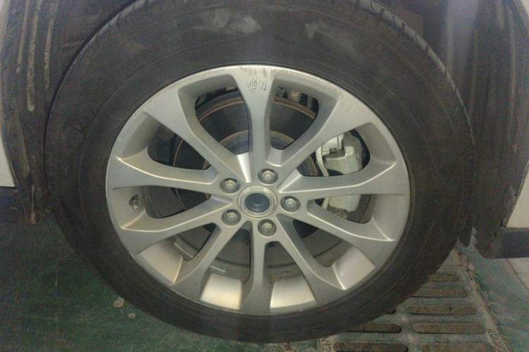 Used Haval H2 2018 Blue Label 1.5T Dual-Clutch Two-Wheel-Drive Elite Model Right Front Wheel Hub