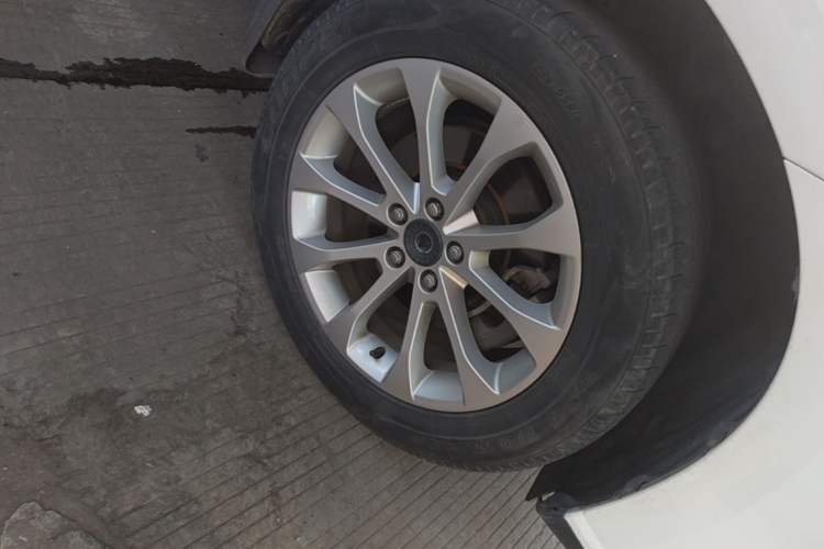 Used Haval H2 2018 Red-Label 1.5T Dual-Clutch Two-Wheel-Drive Luxury Model Right Front Wheel Hub
