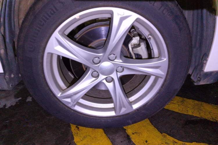 Used Haval H2 2018 1.5T Dual-Clutch Two-Wheel Drive Fashion Model China VI Standard Right Front Wheel Hub