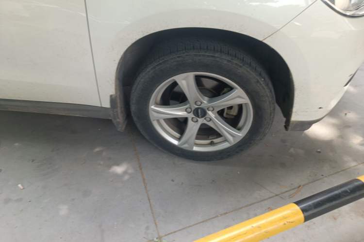Used Haval H2 2018 Chuanxiang Edition Blue Badge 1.5T Manual Two-Wheel Drive Fashionable Model Right Front Wheel Hub