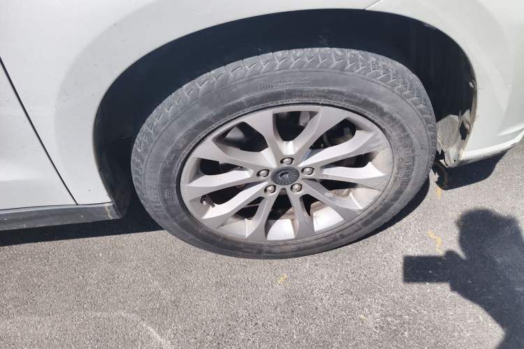 Used Haval H2 2018 Red-Label 1.5T Dual-Clutch Two-Wheel-Drive Luxury Model Right Front Wheel Hub