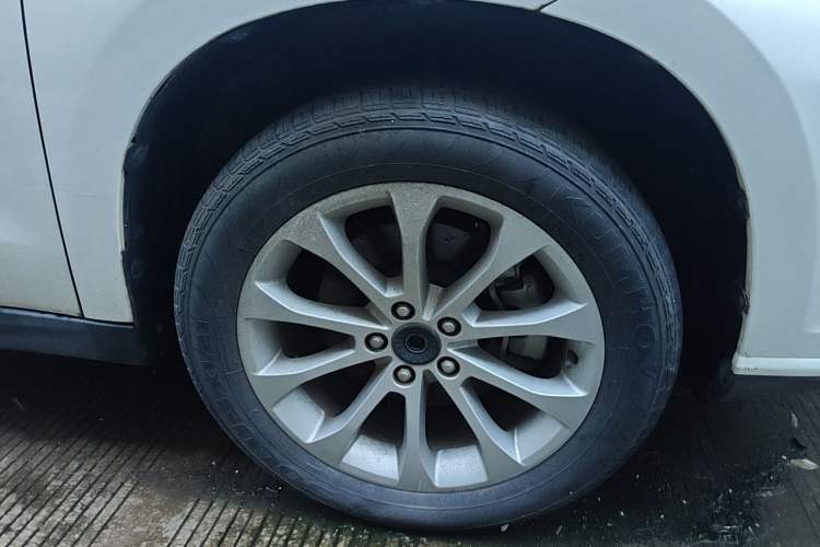 Used Haval H2 2018 Red-Label 1.5T Dual-Clutch Two-Wheel-Drive Elite Model Right Front Wheel Hub