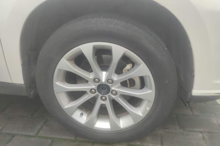 Used Haval H2 2018 Red-Label 1.5T Dual-Clutch Two-Wheel-Drive Luxury Model Right Front Wheel Hub