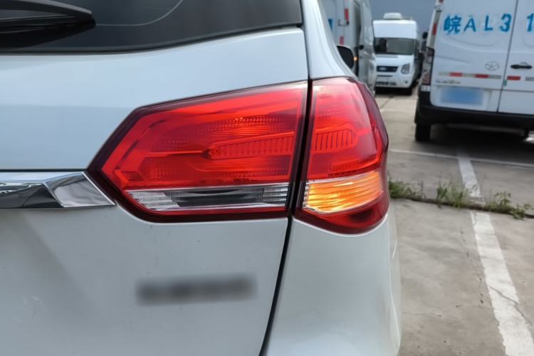 Used Haval H2 2018 1.5T Dual-Clutch Two-Wheel Drive Fashion Model China VI Standard Right Rear Taillight