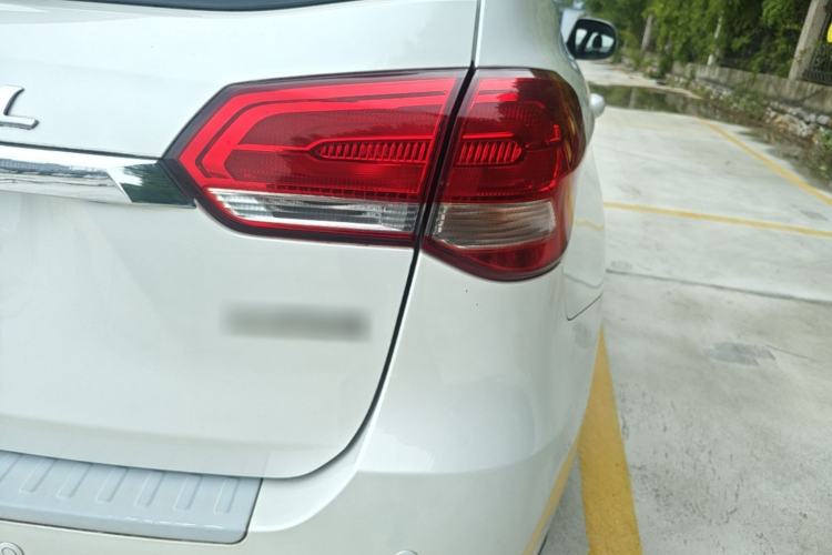 Used Haval H2 2018 Blue-Label 1.5T Dual-Clutch Two-Wheel-Drive Luxury Model Right Rear Taillight