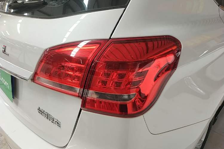 Used Haval H2 2018 1.5T Dual-Clutch Two-Wheel Drive Fashion Model China VI Standard Right Rear Taillight