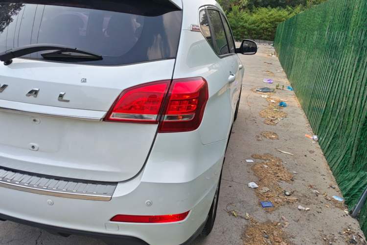 Used Haval H2 2018 Red-Label 1.5T Dual-Clutch Two-Wheel-Drive Elite Model Right Rear Taillight