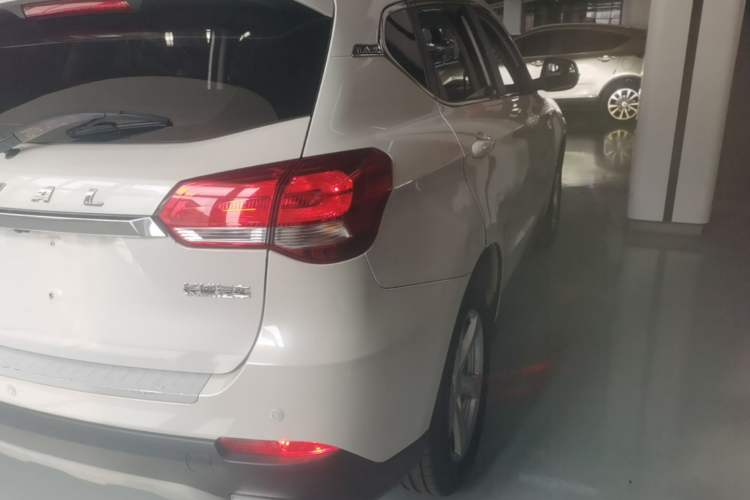 Used Haval H2 2018 1.5T Dual-Clutch Two-Wheel Drive Fashion Model China VI Standard Right Rear Taillight