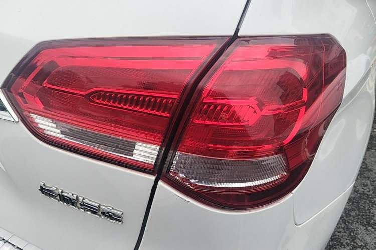 Used Haval H2 2018 Blue-Label 1.5T Dual-Clutch Two-Wheel-Drive Luxury Model Right Rear Taillight