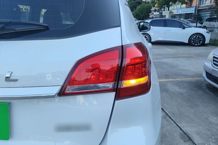 Used Haval H2 2018 Red-Label 1.5T Dual-Clutch Two-Wheel-Drive Luxury Model Right Rear Taillight