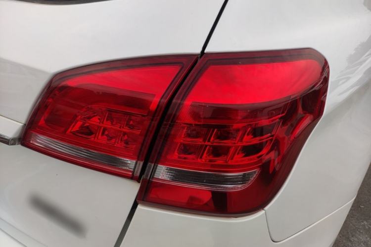Used Haval H2 2018 Chuanxiang Edition Red Badge 1.5T Dual-Clutch Two-Wheel Drive Fashionable Model Right Rear Taillight