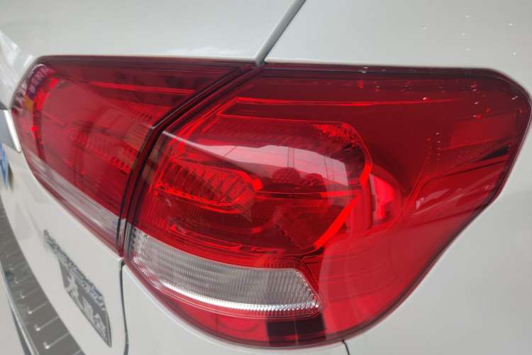 Used Haval H2 2018 Blue Label 1.5T Manual Two-Wheel Drive Elite Model Right Rear Taillight