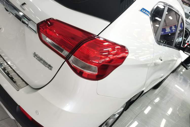 Used Haval H2 2018 Blue-Label 1.5T Dual-Clutch Two-Wheel-Drive Luxury Model Right Rear Taillight