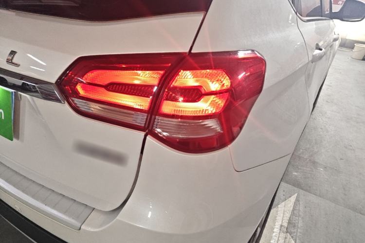 Used Haval H2 2018 Blue-Label 1.5T Dual-Clutch Two-Wheel-Drive Luxury Model Right Rear Taillight