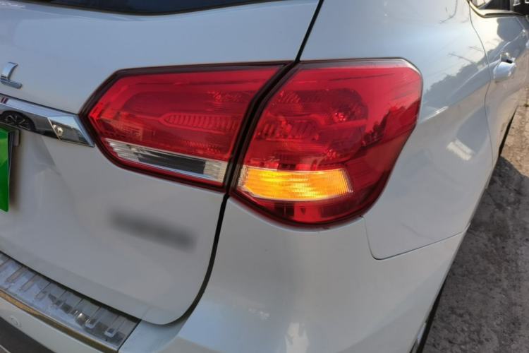 Used Haval H2 2018 Blue-Label 1.5T Dual-Clutch Two-Wheel-Drive Luxury Model Right Rear Taillight