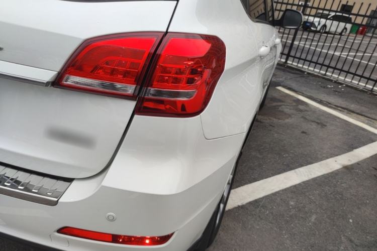 Used Haval H2 2018 Red-Label 1.5T Dual-Clutch Two-Wheel-Drive Luxury Model Right Rear Taillight