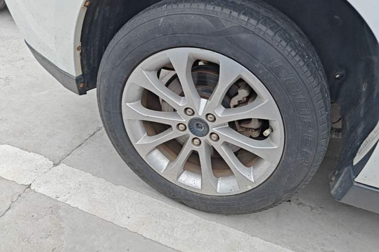 Used Haval H2 2018 Red-Label 1.5T Dual-Clutch Two-Wheel-Drive Luxury Model Right Rear Wheel Hub