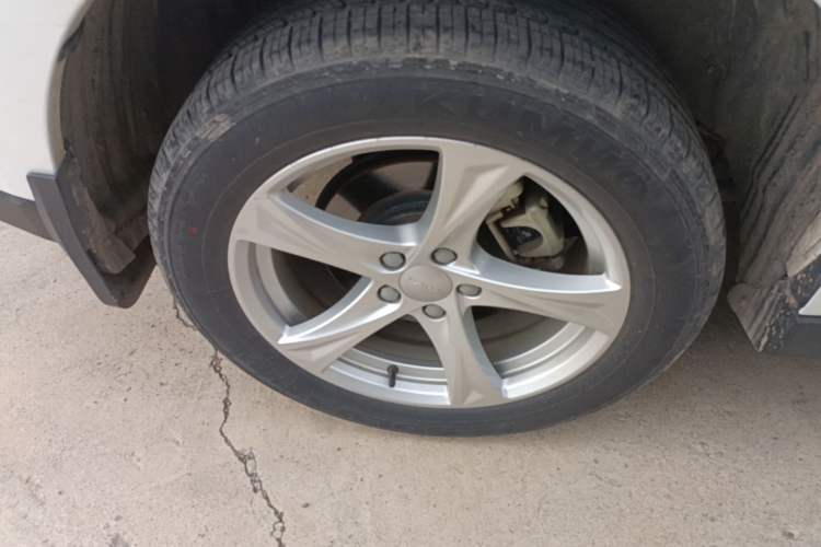 Used Haval H2 2018 1.5T Dual-Clutch Two-Wheel Drive Fashion Model China VI Standard Right Rear Wheel Hub