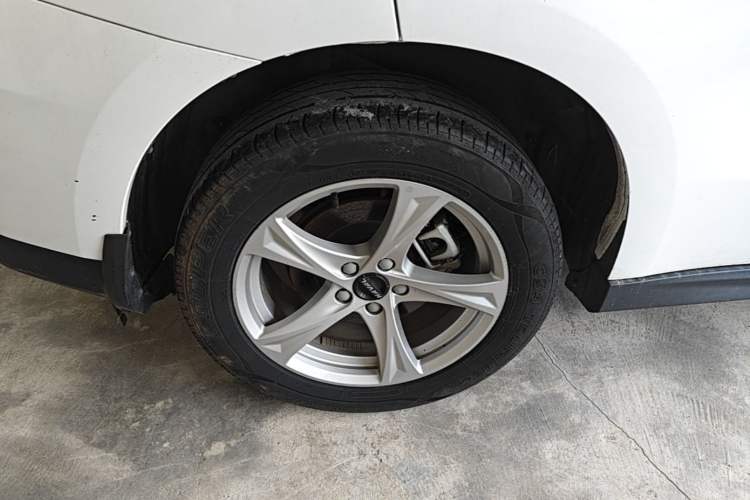 Used Haval H2 2018 Chuanxiang Edition Blue Badge 1.5T Dual-Clutch Two-Wheel Drive Fashionable Model Right Rear Wheel Hub