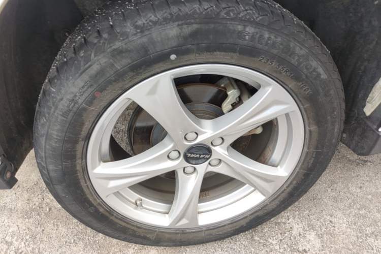 Used Haval H2 2018 Chuanxiang Edition Red Badge 1.5T Dual-Clutch Two-Wheel Drive Fashionable Model Right Rear Wheel Hub