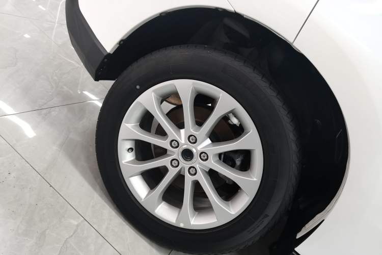 Used Haval H2 2018 Blue-Label 1.5T Dual-Clutch Two-Wheel-Drive Luxury Model Right Rear Wheel Hub
