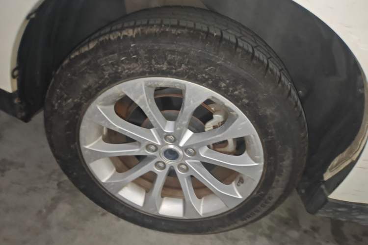 Used Haval H2 2018 Blue Label 1.5T Dual-Clutch Two-Wheel-Drive Elite Model Right Rear Wheel Hub