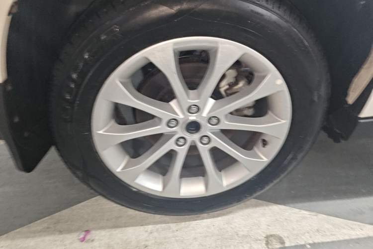 Used Haval H2 2018 Blue-Label 1.5T Dual-Clutch Two-Wheel-Drive Luxury Model Right Rear Wheel Hub
