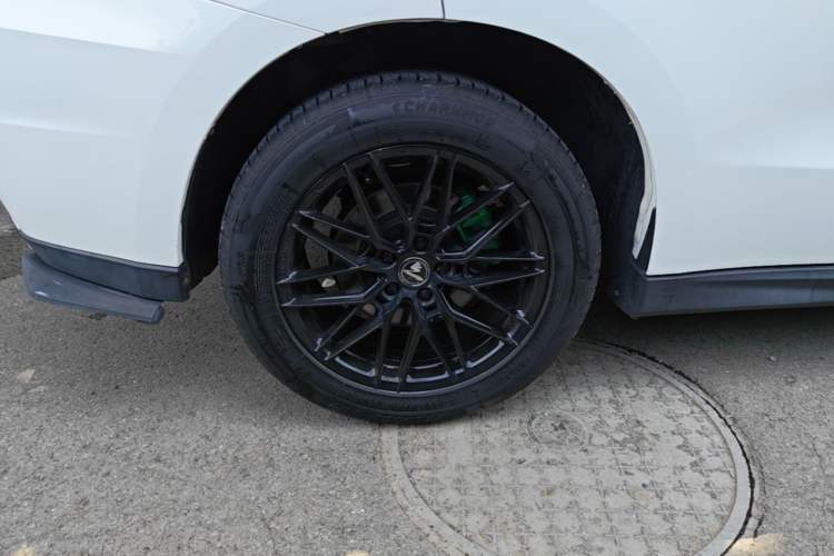 Used Haval H2 2018 Chuanxiang Edition 1.5T Manual Two-Wheel Drive Fashion Model China V Standard Right Rear Wheel Hub