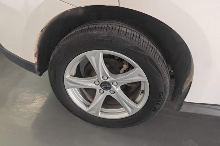 Used Haval H2 2018 Chuanxiang Edition Blue Badge 1.5T Dual-Clutch Two-Wheel Drive Fashionable Model Right Rear Wheel Hub