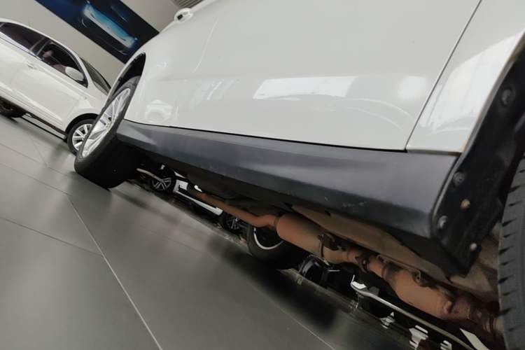 Used Haval H2 2018 Blue-Label 1.5T Dual-Clutch Two-Wheel-Drive Luxury Model Right Side Sill