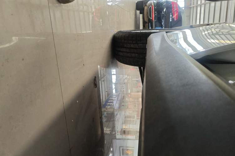 Used Haval H2 2018 1.5T Manual Two-Wheel Drive Luxury Model China VI Standard Right Side Sill